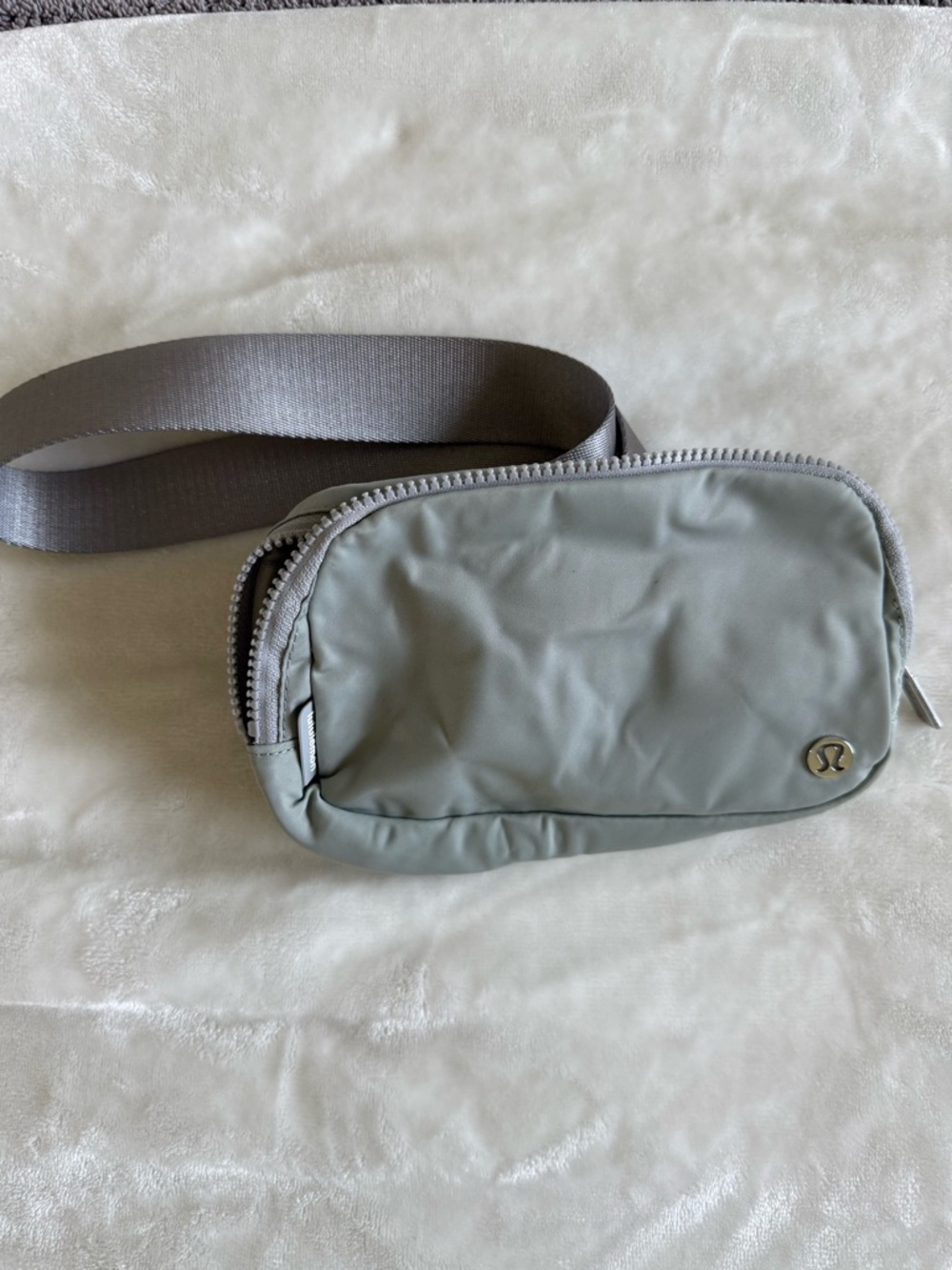 lululemon athletica gray belt bag